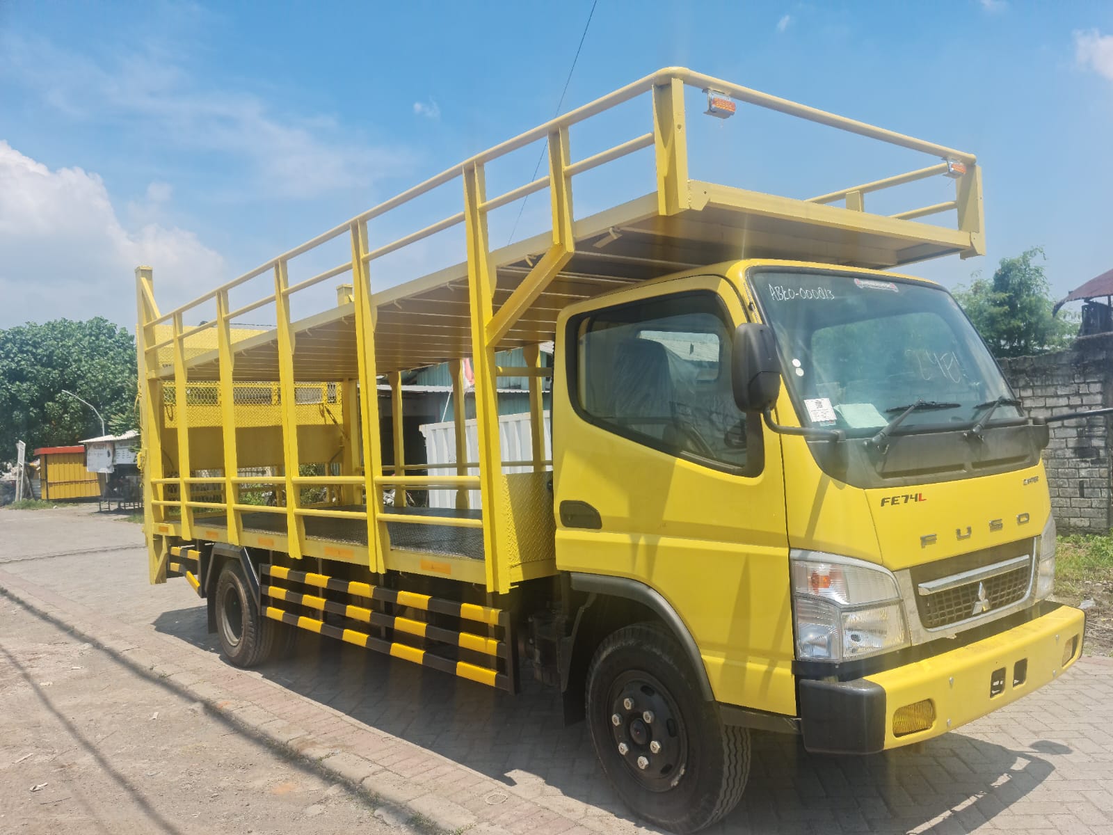 Mitsubishi FE 74 L N – Bak Angkutan Sepeda Motor – Motors Sentral